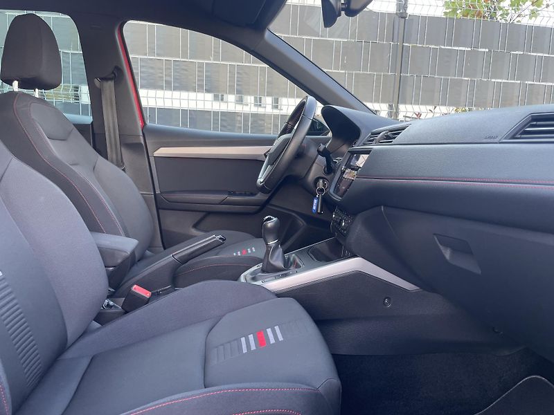 Seat Arona (2020) 1.5 TSI 110 kW FR - fotka 13 z 35