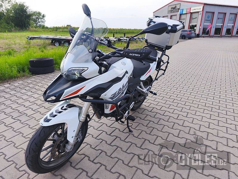 Benelli TRK 251 (2024) - fotka 4 z 11