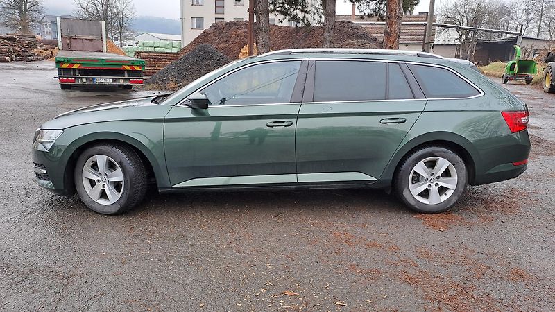 Škoda Superb 1.6 CRTDI DSG Comfort+Panorama - fotka 4 z 32