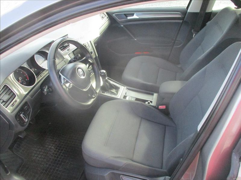 Volkswagen Golf 1,2 TSi,aut.klima.serv.kn. - fotka 13 z 39