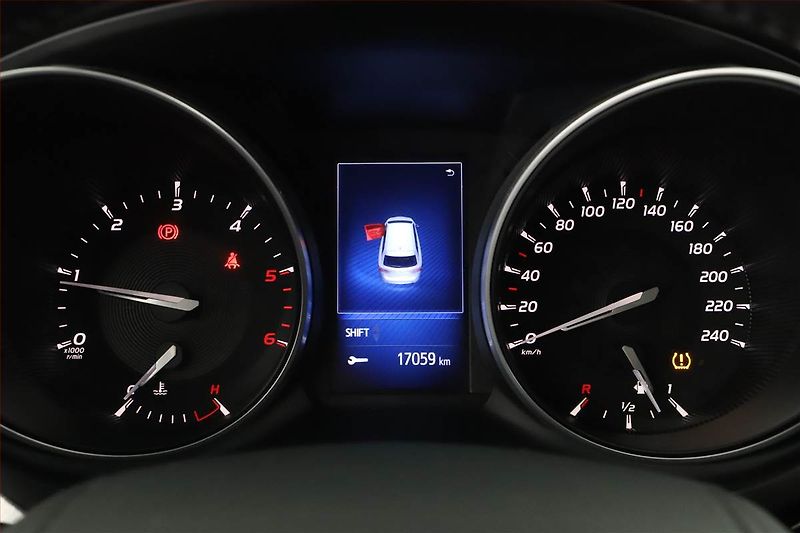Toyota Avensis (2015) 2.0 D-4D, Navi, Tempomat - fotka 9 z 14