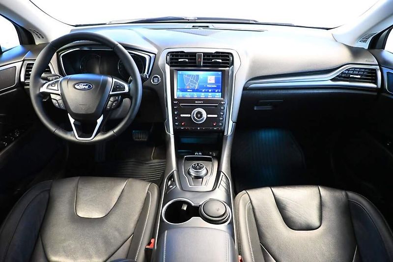 Ford Mondeo (2022) 2.0 140 KW LED SONY ACC 8AT EC - fotka 12 z 41
