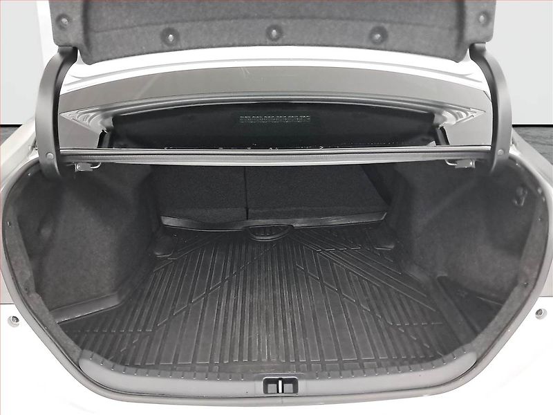Toyota Corolla (2018) 1.6 Valvematic, Serv.kniha - fotka 13 z 19
