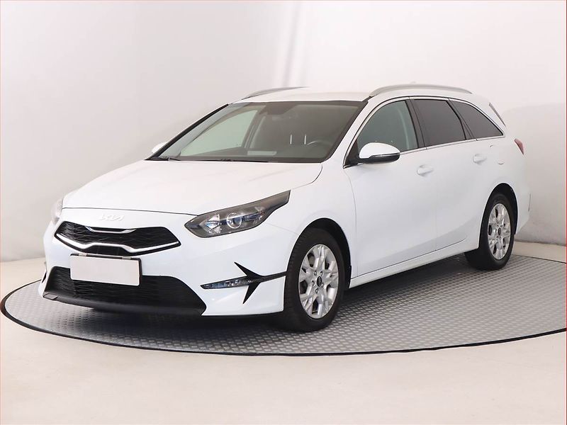 Kia Ceed (2022) 1.6 CRDi MHEV, Serv.kniha - fotka 2 z 18