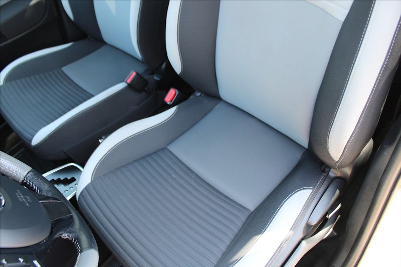 Toyota Yaris 1,5 HYBRID  ČR,A/T,SELECTION - fotka 24 z 31