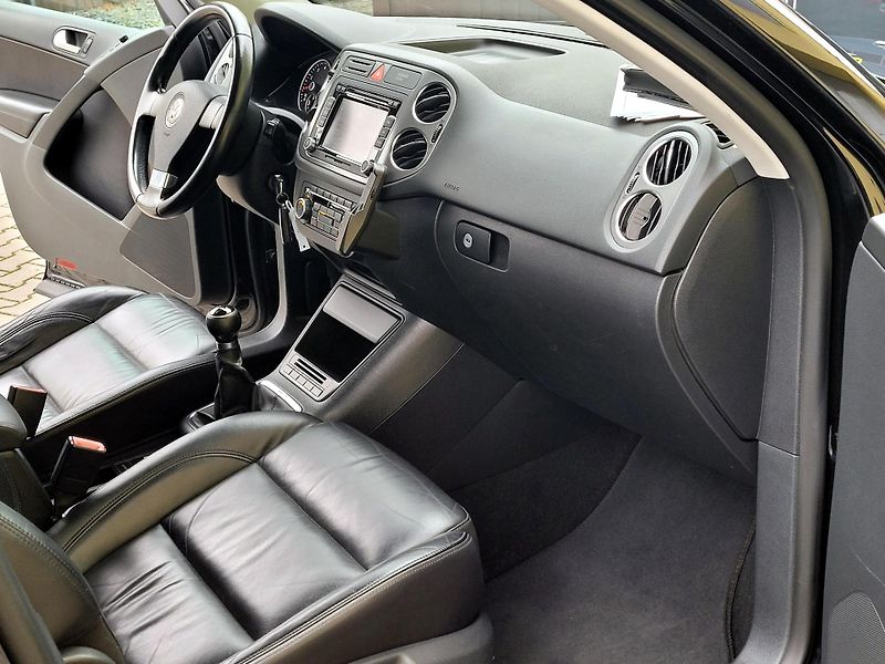 Volkswagen Tiguan 1,4 TSi 4motion SPORT SERV.KN - fotka 22 z 40