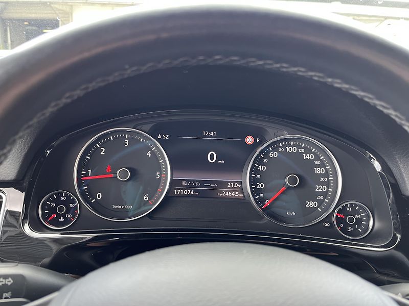 Volkswagen Touareg (2018) 3.0TDi V6 193kW R-line 4MOTTIO - fotka 13 z 24
