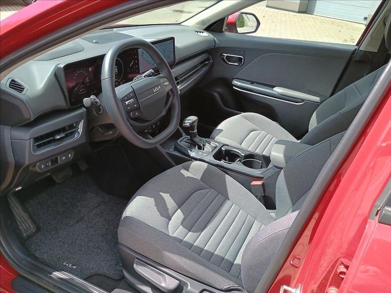Kia K4 1.6 T-GDi GPF 7DCT EXCLUSIVE 1 - fotka 6 z 8
