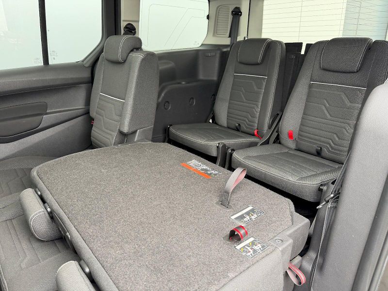 Ford Tourneo Connect (2017) 1.5 TDCi 88kW Titanium 7 míst - fotka 25 z 35
