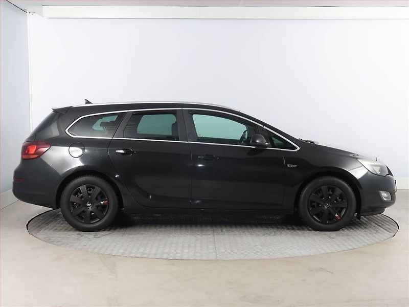 Opel Astra (2012) 1.7 CDTI, po STK, Tažné - fotka 6 z 15