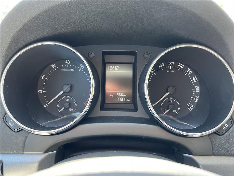 Škoda Yeti 1,2 TSi 81KW KLIMA 2x KOLA - fotka 20 z 37