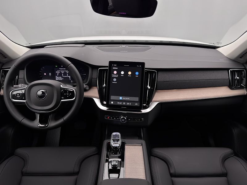 Volvo XC90 (2026) T8 AWD Plug-in BRIGHT PLUS 7m - fotka 2 z 27