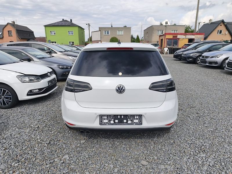 Volkswagen Golf (2014) - fotka 24 z 42