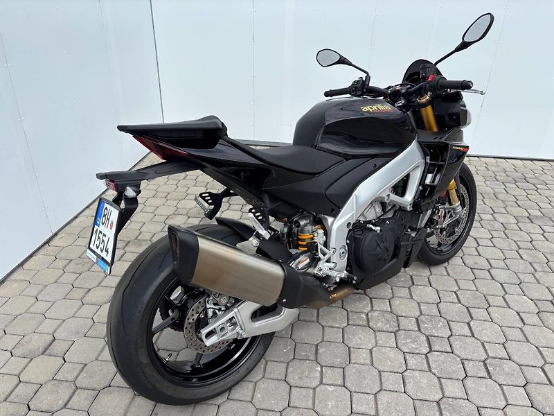 Aprilia Tuono V4 1100 Factory - fotka 3 z 10