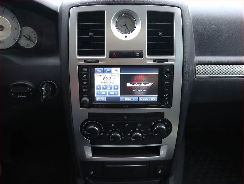 Chrysler 300C (2008) 3.0 D, Automat, Serv.kniha - fotka 12 z 20