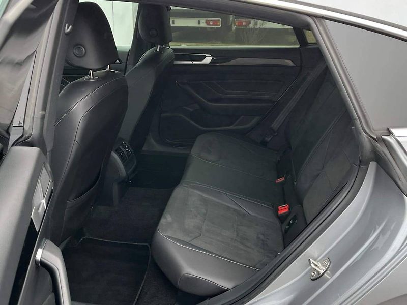 Volkswagen Arteon (2023) R-Line 2,0 TDI - fotka 12 z 20