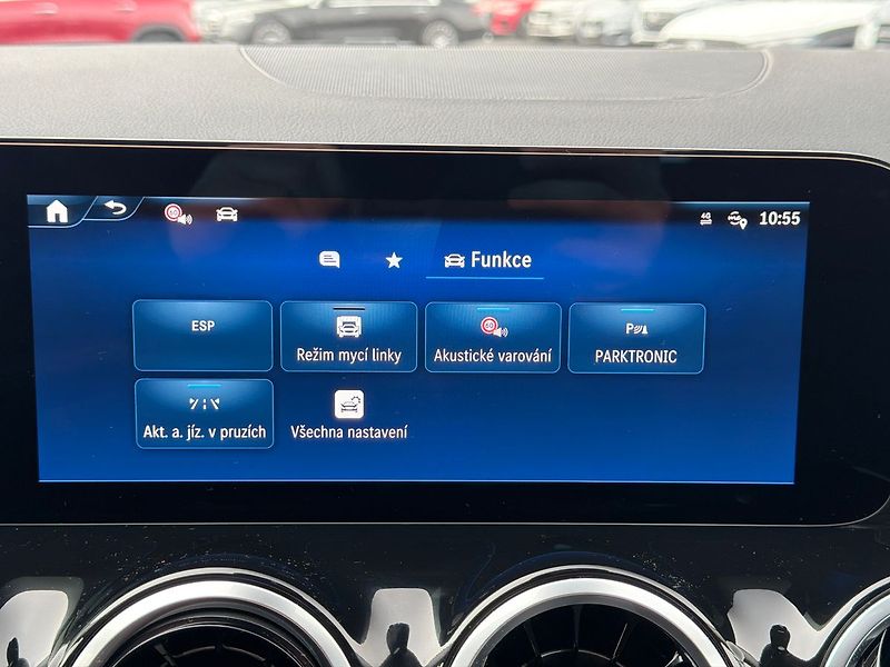 Mercedes-Benz GLA 180 d - fotka 30 z 30