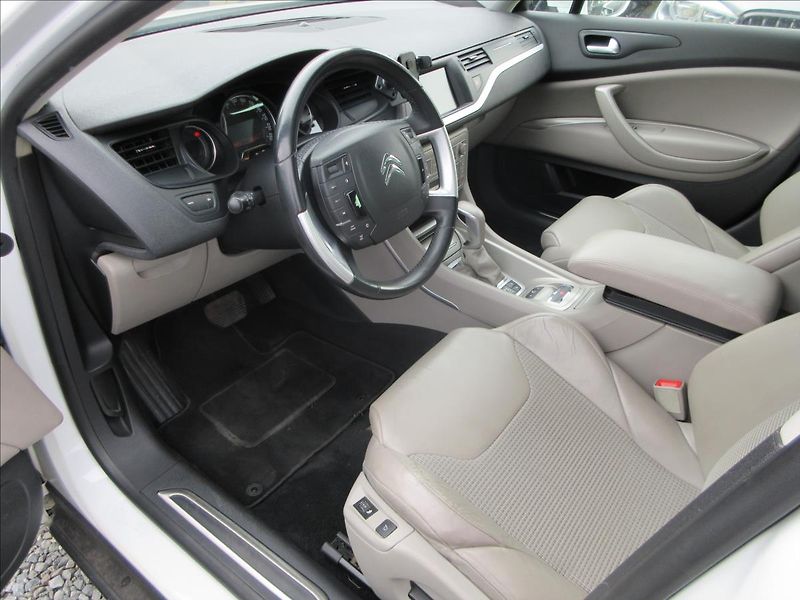 Citroën C5 2,0 HDi, Exclusive, Tourer, 1. - fotka 12 z 39