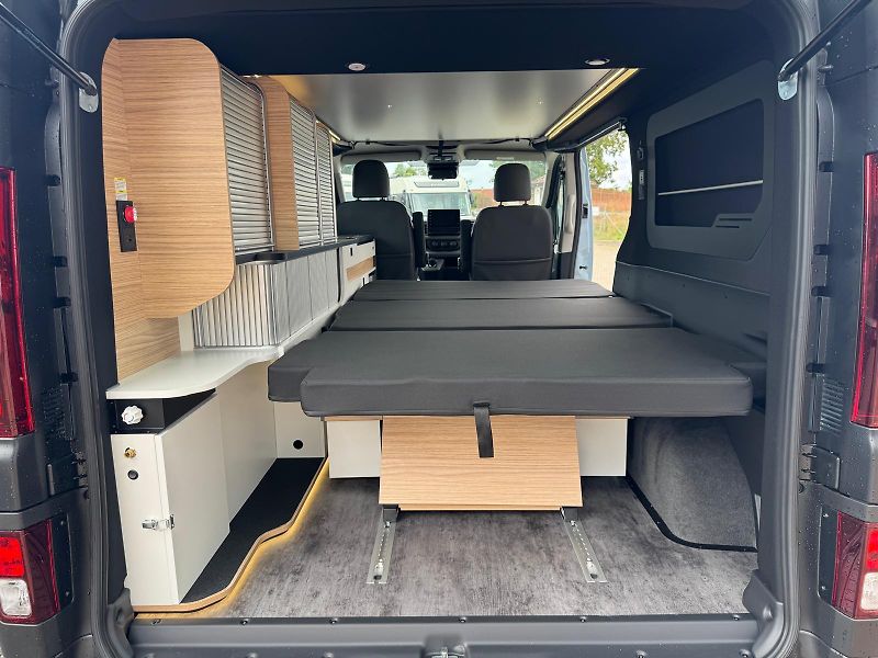 Pilote (2026) CV545BC *FULL*TOP* - fotka 28 z 38