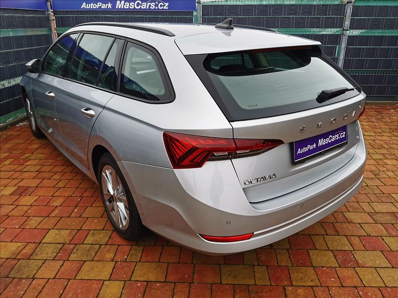 Škoda Octavia IV 2.0 TDI Ambition/Matrix - fotka 6 z 20