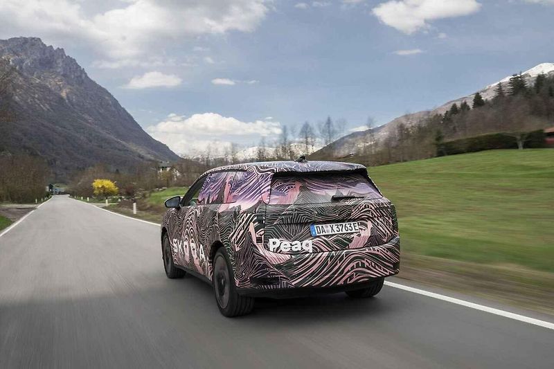 Škoda Peaq ani v zatáčkách nepůsobí vůbec těžkopádně.