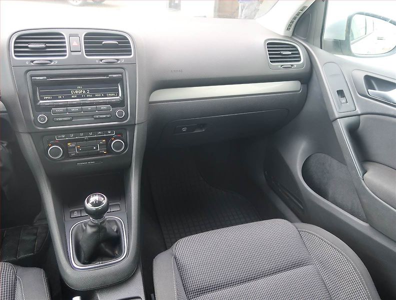 Volkswagen Golf (2012) 1.2 TSI, Tempomat - fotka 8 z 14