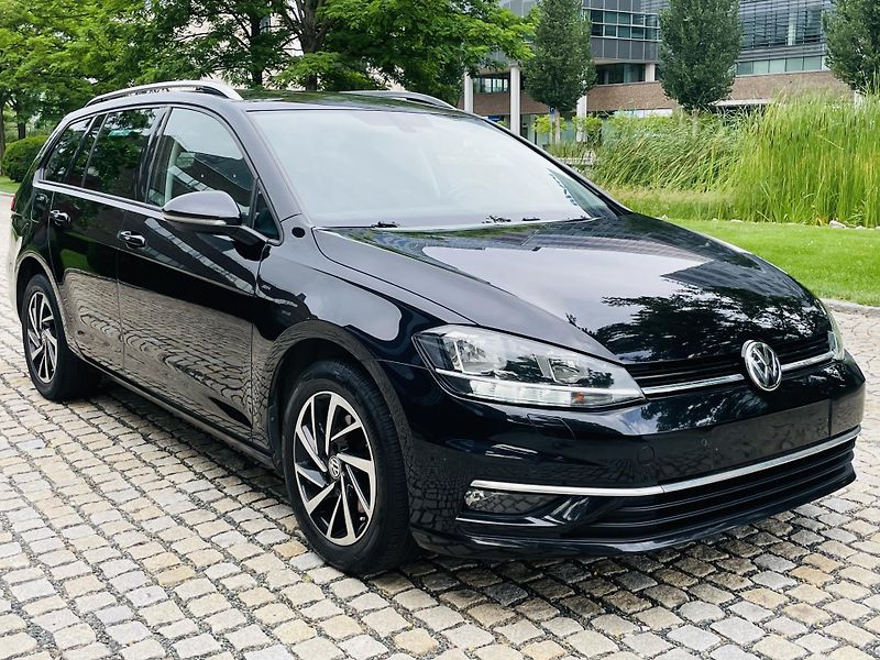 Volkswagen Golf 1.0TSI MANUÁL VÝHŘEV TAŽNÉ  - fotka 8 z 38