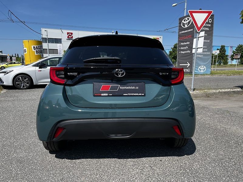 Toyota Yaris 1.5 Hybrid Style ODBĚR IHNED - fotka 7 z 27
