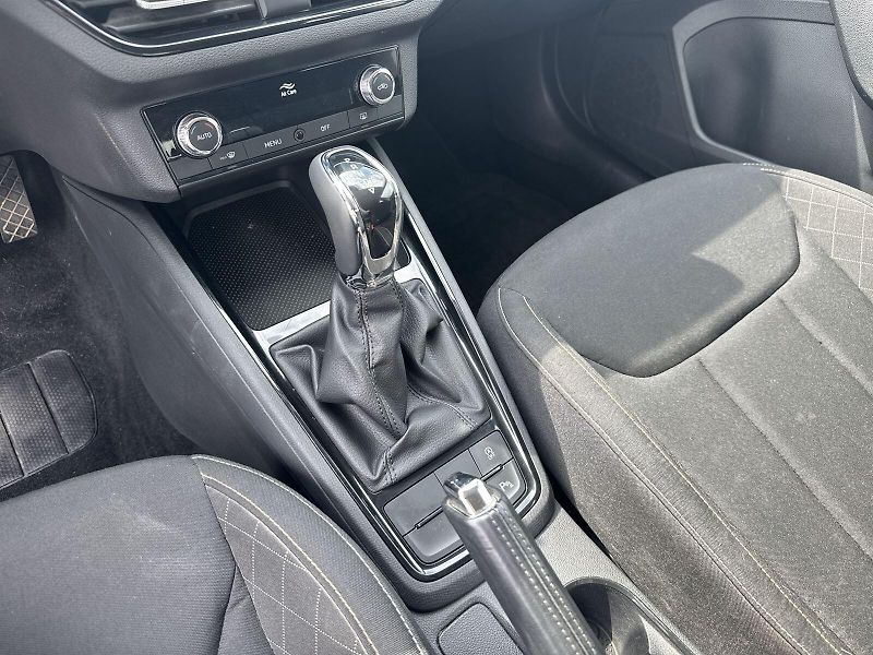 Škoda Scala (2023) 1.0 TSI DSG Ambition - fotka 24 z 31