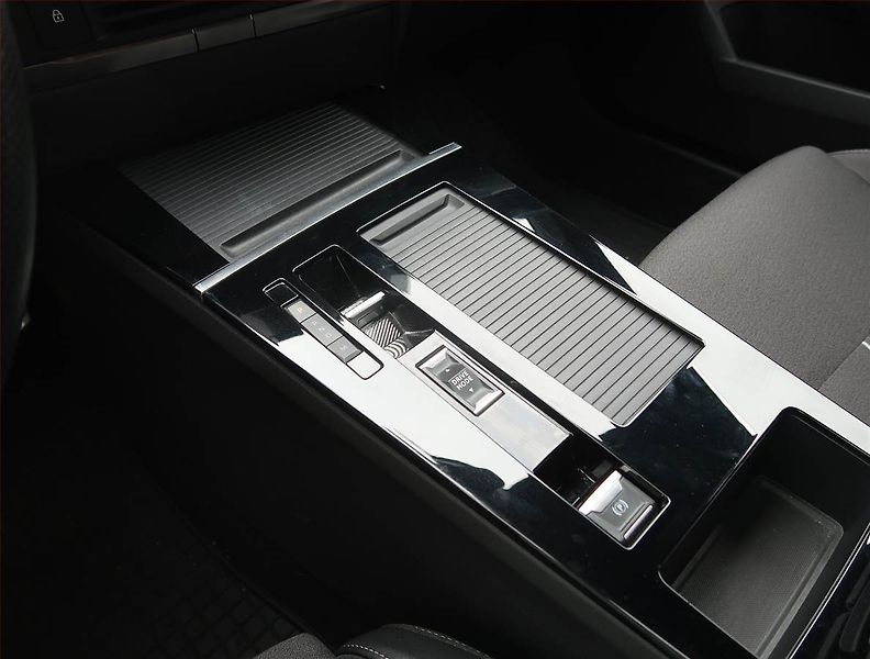Opel Astra (2022) GS-Line 1.2 Turbo, Automat - fotka 13 z 20