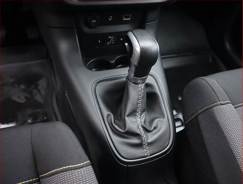 Citroën C3 (2017) 1.2 PureTech, Automat - fotka 15 z 23