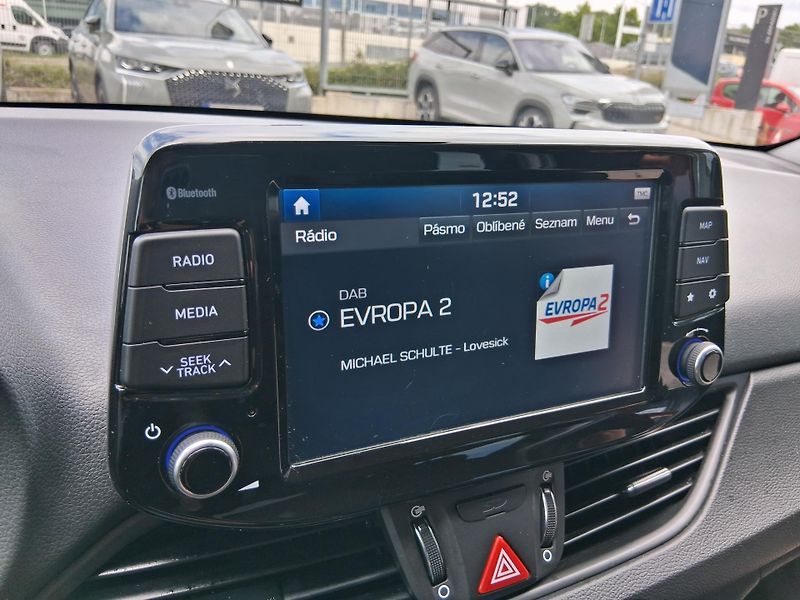Hyundai i30 STYLE NAVI 1.4 T-GDi 103 kW - fotka 15 z 30