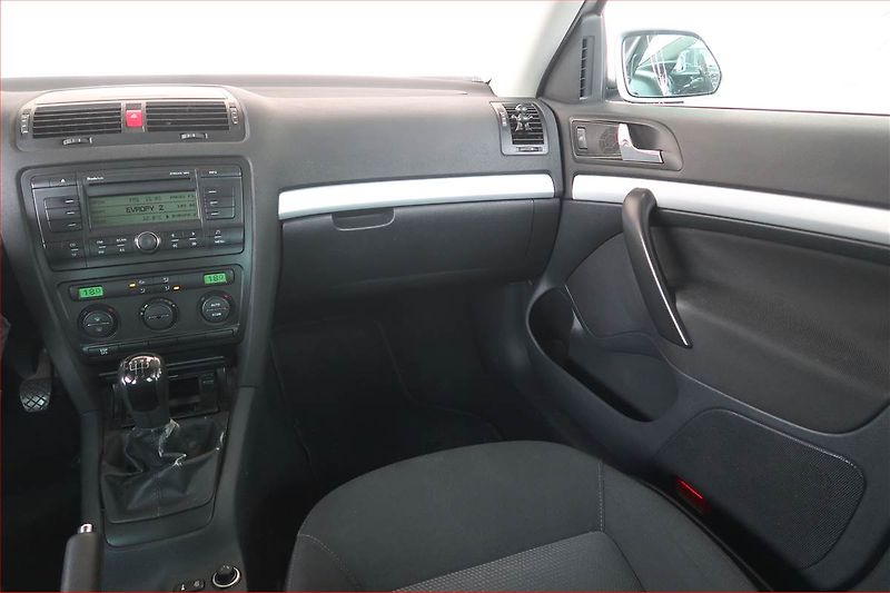 Škoda Octavia (2009) 1.9 TDI, po STK, Tažné - fotka 8 z 14