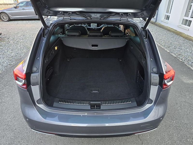 Opel Insignia 128kW 4x4 AUT Ultimate ST -DPH - fotka 40 z 40