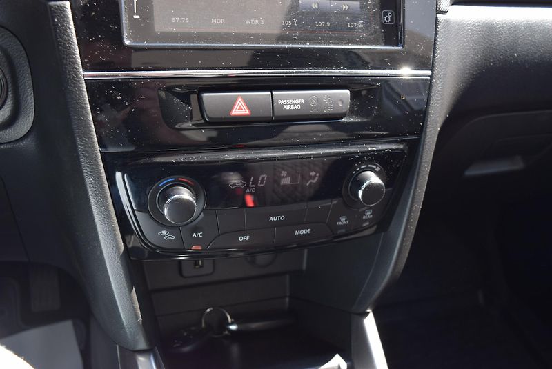 Suzuki Vitara (2019) 1.4 103kw BOOSTER JET ALL GRIP - fotka 27 z 50