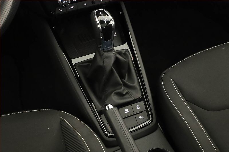 Škoda Kamiq (2025) 1.0 TSI, MONTE CARLO, AUTOMAT - fotka 12 z 16
