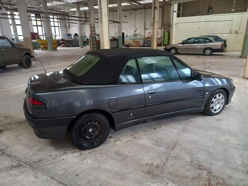 Peugeot 306 (2000) cabrio - fotka 3 z 16