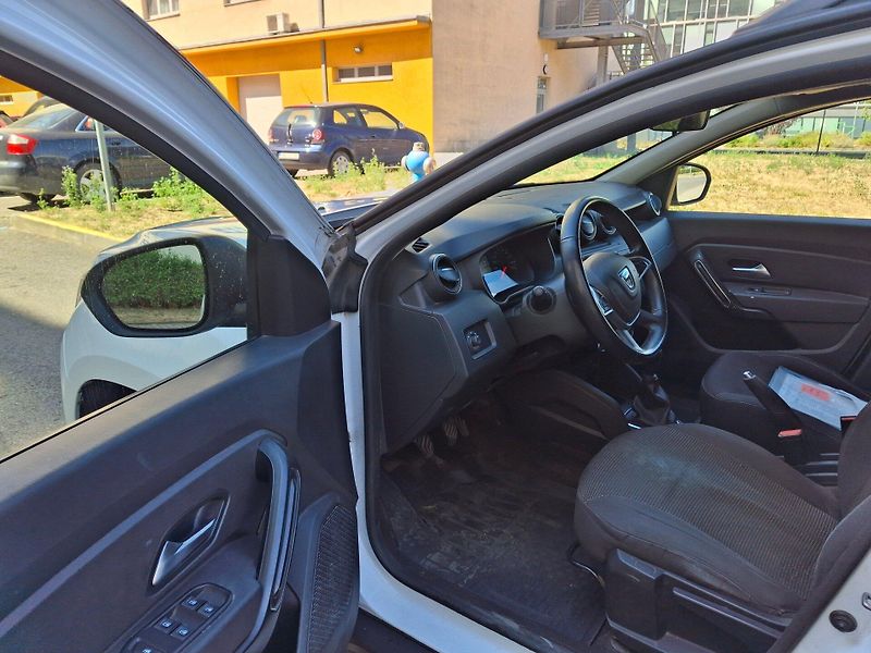 Dacia Duster 1,6 4WD 2BH4640 - fotka 9 z 24
