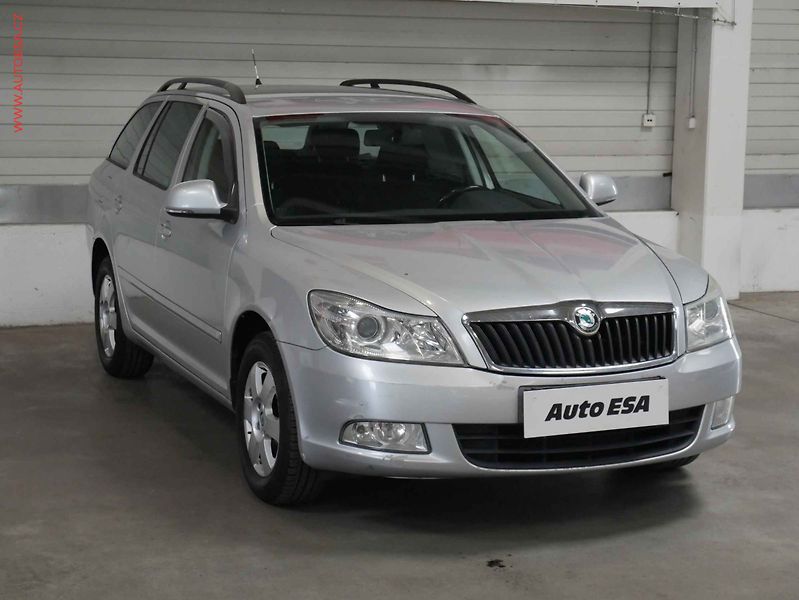 Škoda Octavia (2011) 1.6 TDi, ČR, AC, tempo, park - fotografie inzerátu