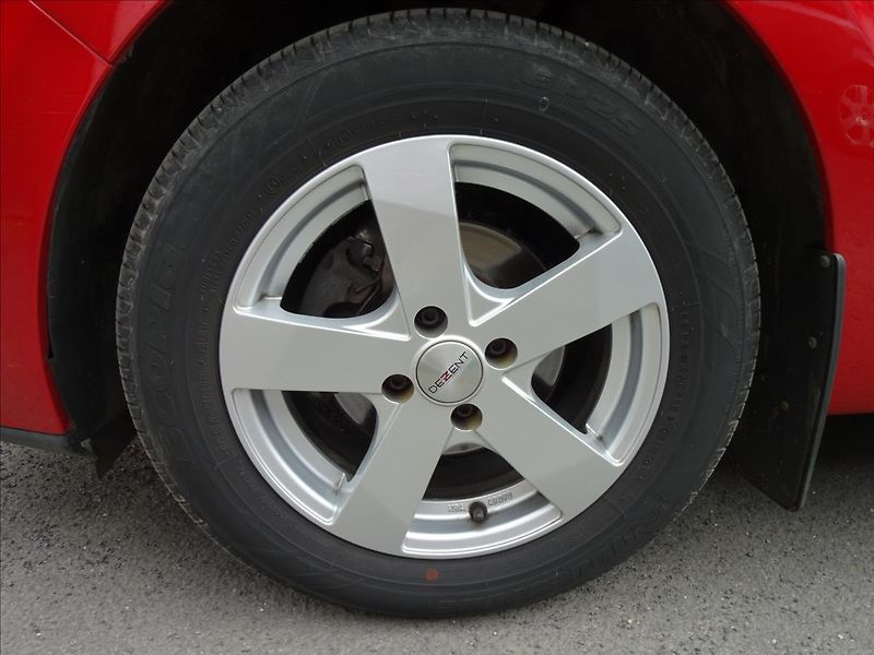 Renault Clio 1,2i16V 54kW - fotka 42 z 47