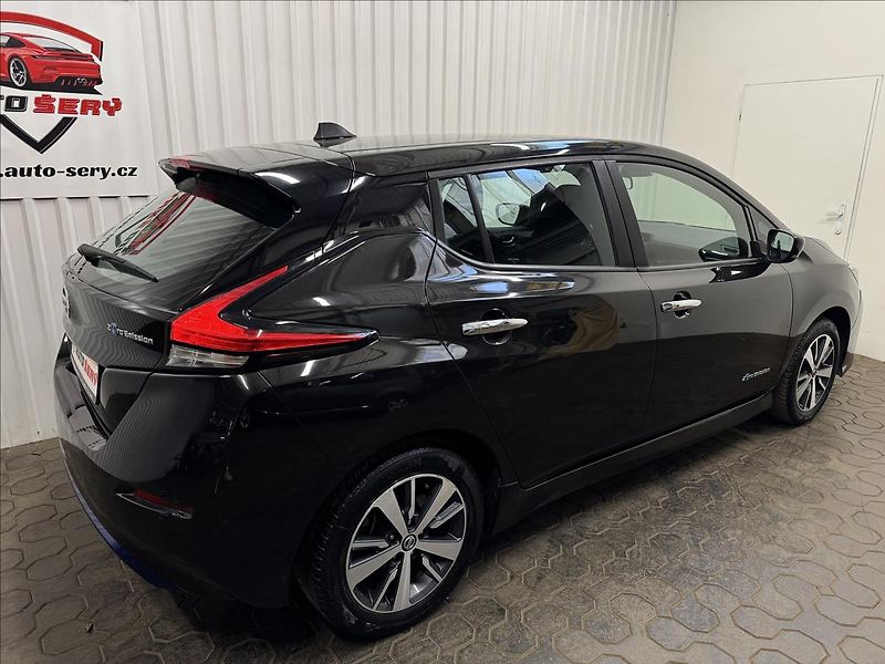 Nissan Leaf Electric drive 110kW Business - fotka 8 z 41
