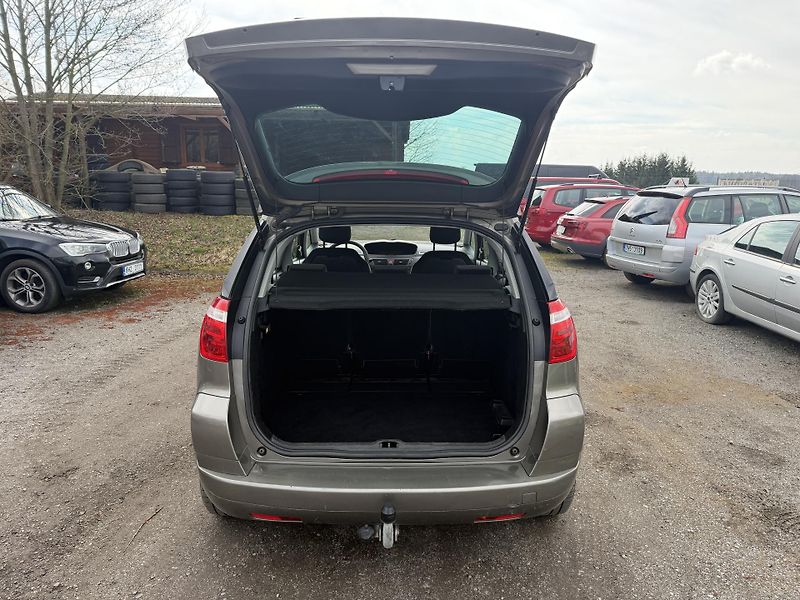 Citroën C4 Picasso 1.8i 16V - fotka 9 z 23