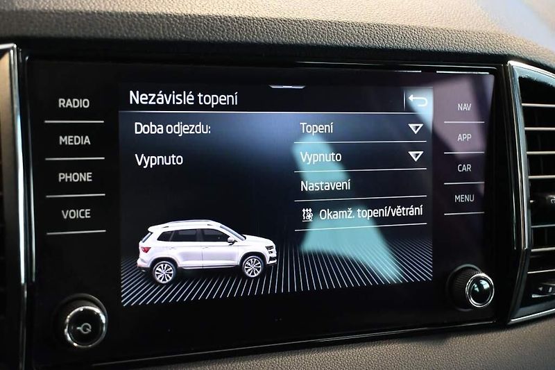 Škoda Karoq (2024) 2.0 4x4 DSG LED TOUR Virtual K - fotka 22 z 33