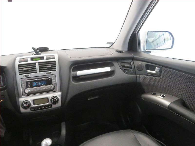Kia Sportage (2008) 2.0 CRDi , 4X4, Tempomat - fotka 8 z 15