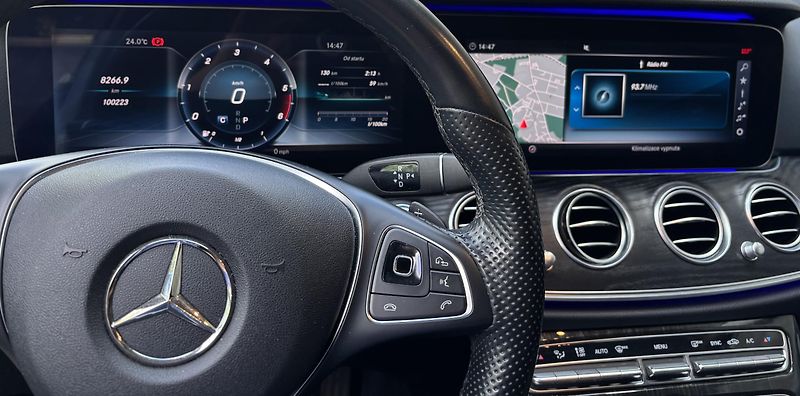 Mercedes-Benz Třídy E (2017) Mercedes E 350 D 4 matic - fotka 2 z 24