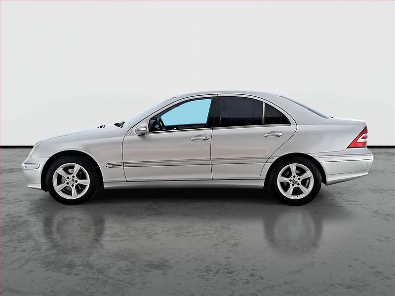 Mercedes-Benz Třídy C (2004) C 220 CDI , Automat - fotka 3 z 17