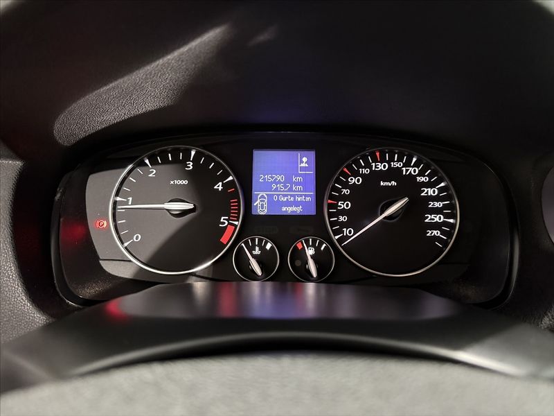 Renault Laguna 2,0   DCi GT 4CONTROL BI-XEN - fotka 11 z 42