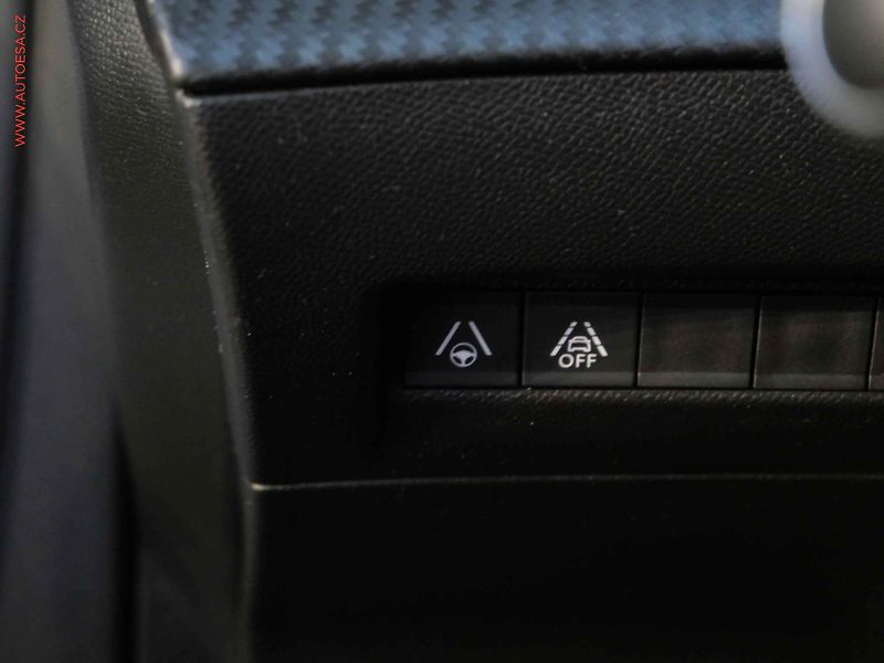 Peugeot 2008 (2020) 1.2 PT, GT Line, AT - fotka 18 z 28