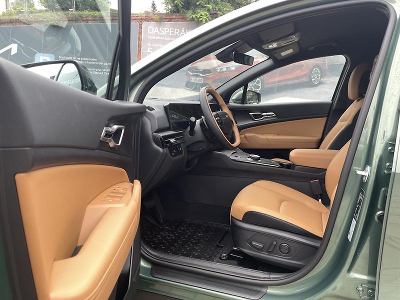 Kia Sportage (2025) 4x4 7DCT TOP EVO/Brown *AKCE* - fotka 10 z 35