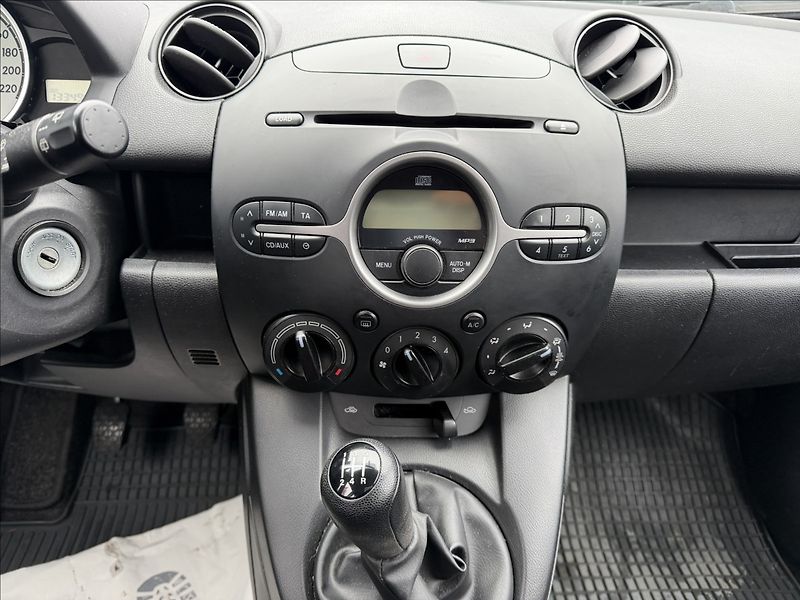 Mazda 2 1.3 Independence - fotka 6 z 12